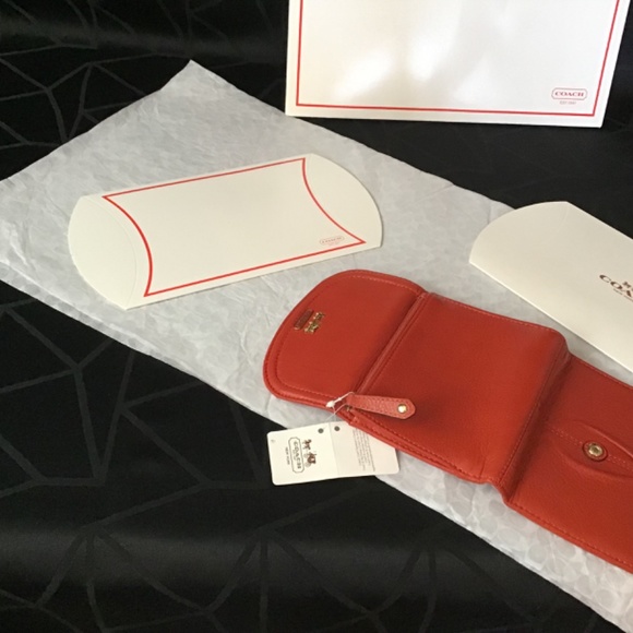 NWT Coach Madeleine Leather medium wallet with brass detail & Zipper coin pouch - Picture 3 of 6